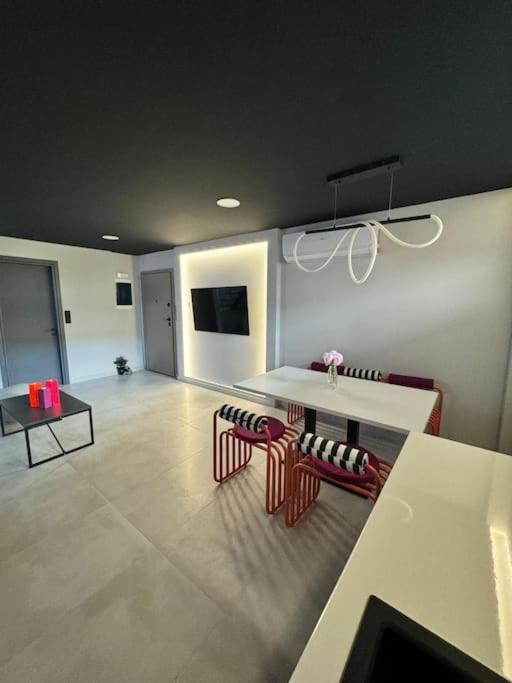 Pop Art Maisonette อิโออันนินา ภายนอก รูปภาพ