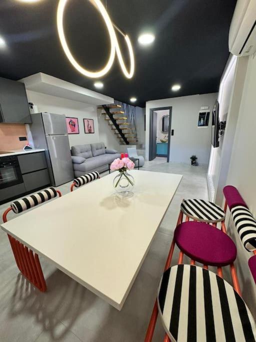 Pop Art Maisonette อิโออันนินา ภายนอก รูปภาพ