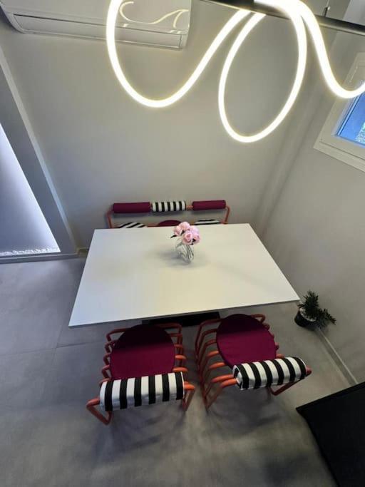 Pop Art Maisonette อิโออันนินา ภายนอก รูปภาพ